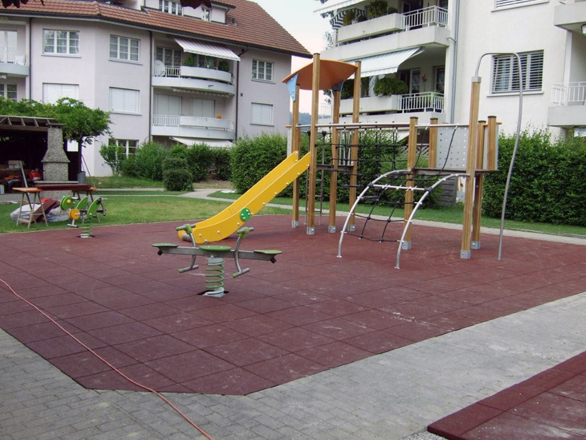Isolgomma-Spielplatz in Schötz